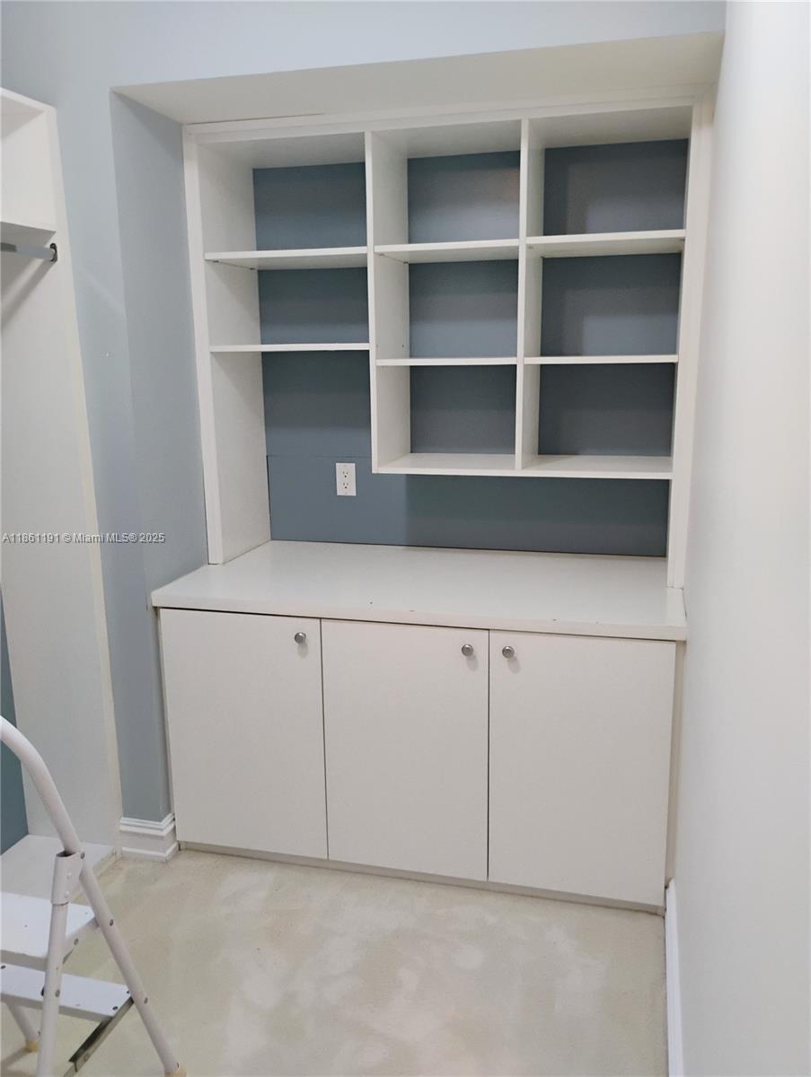 TOWNHOUSES OF VENETIAN PA - Residential