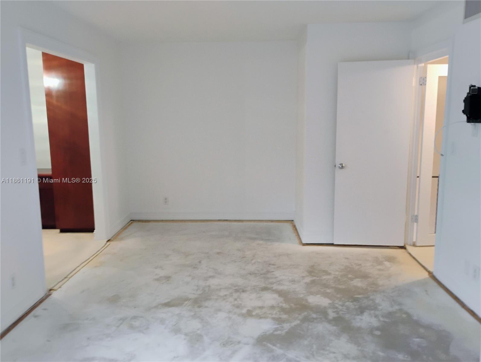 TOWNHOUSES OF VENETIAN PA - Residential