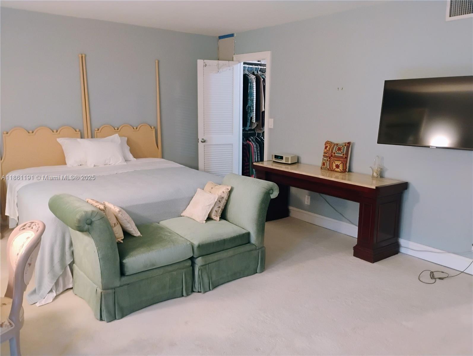 TOWNHOUSES OF VENETIAN PA - Residential