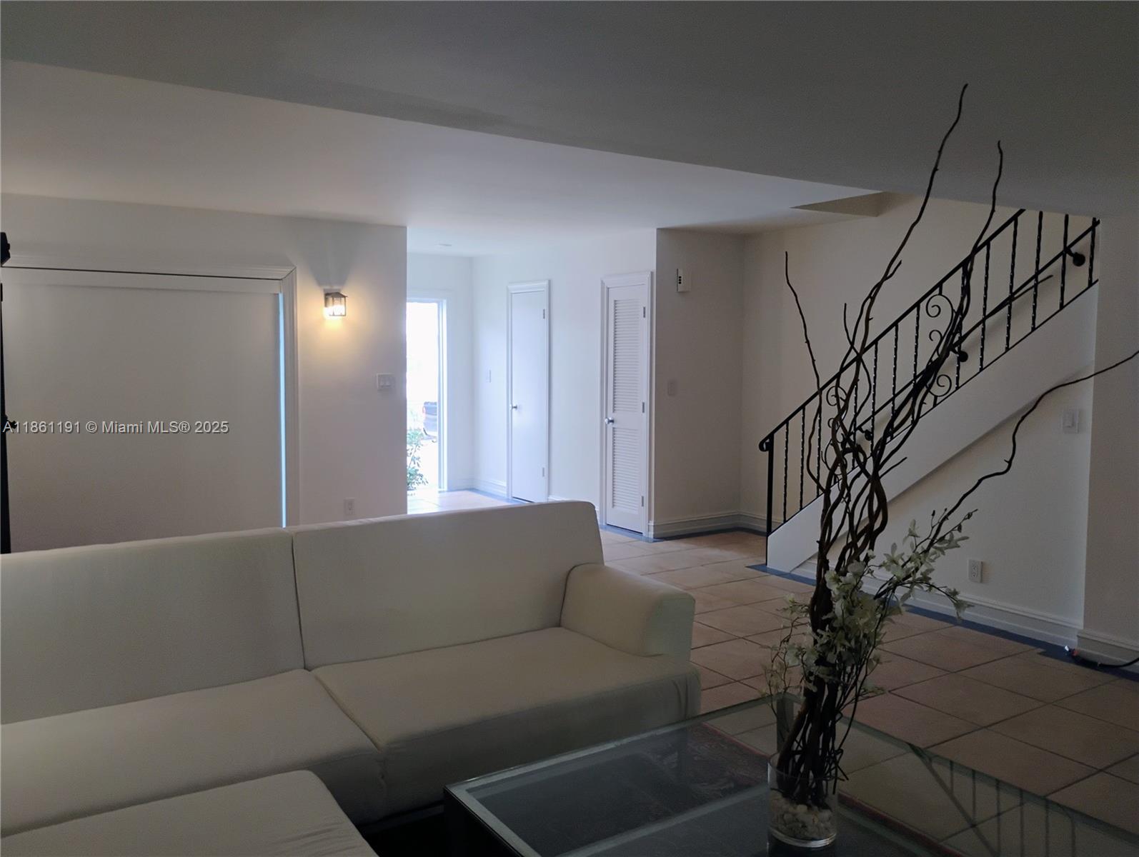 TOWNHOUSES OF VENETIAN PA - Residential