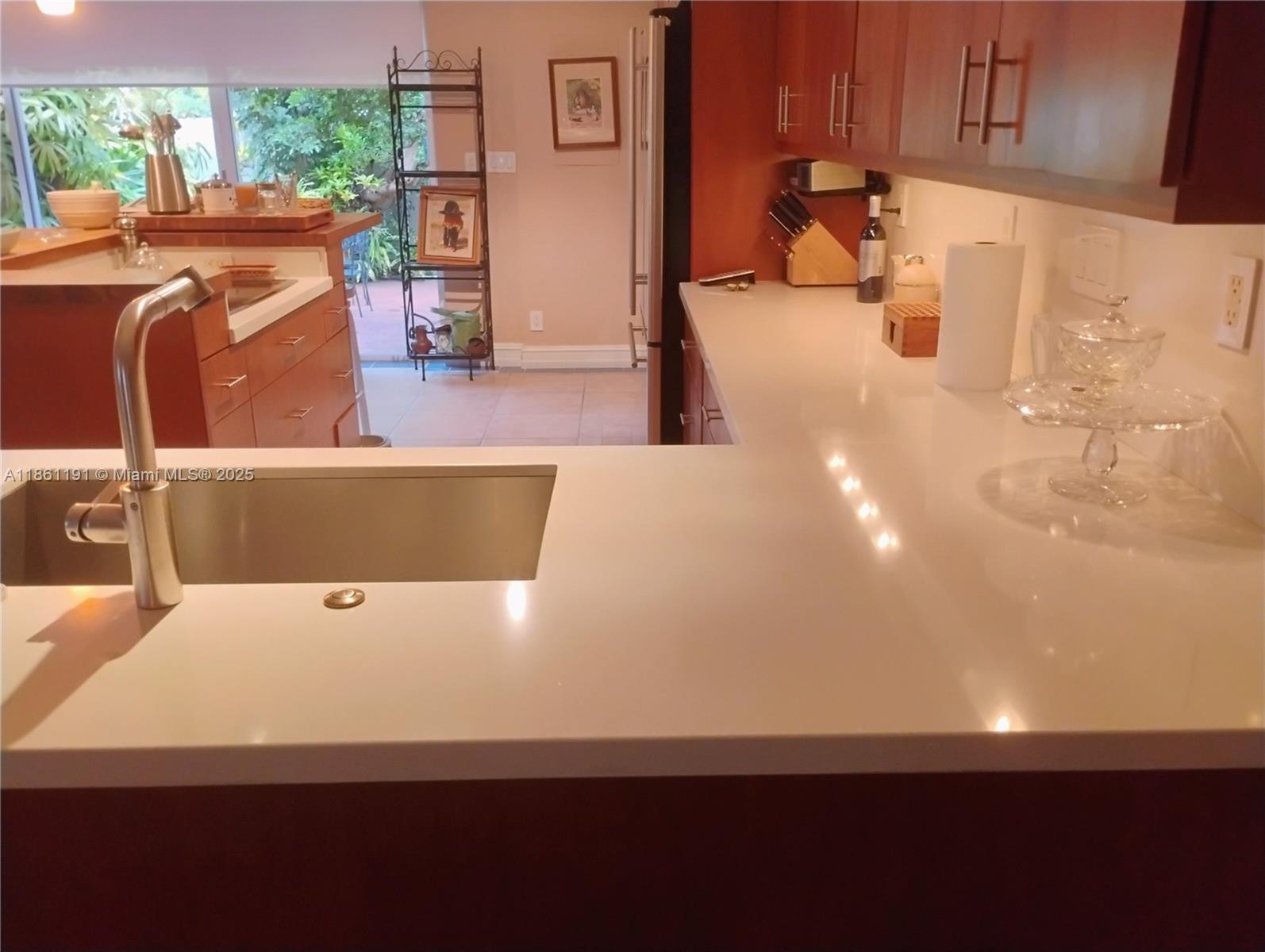 TOWNHOUSES OF VENETIAN PA - Residential