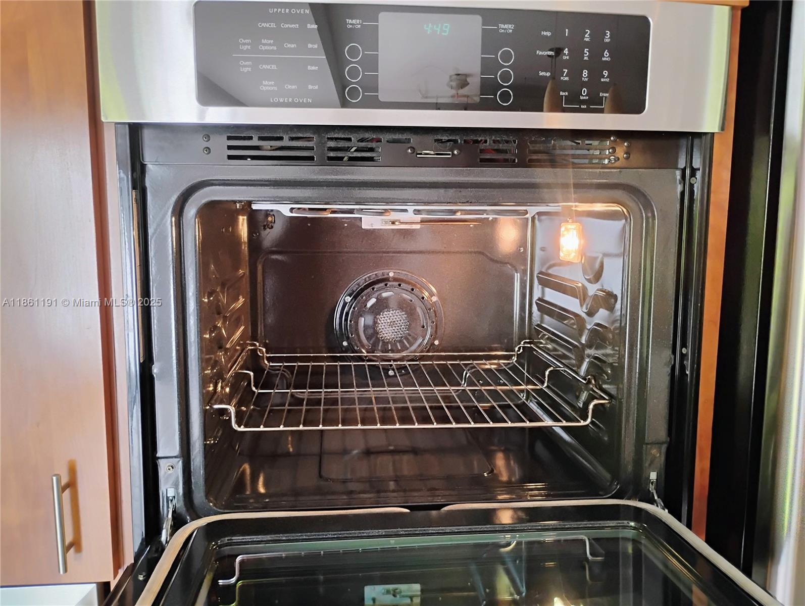 TOWNHOUSES OF VENETIAN PA - Residential