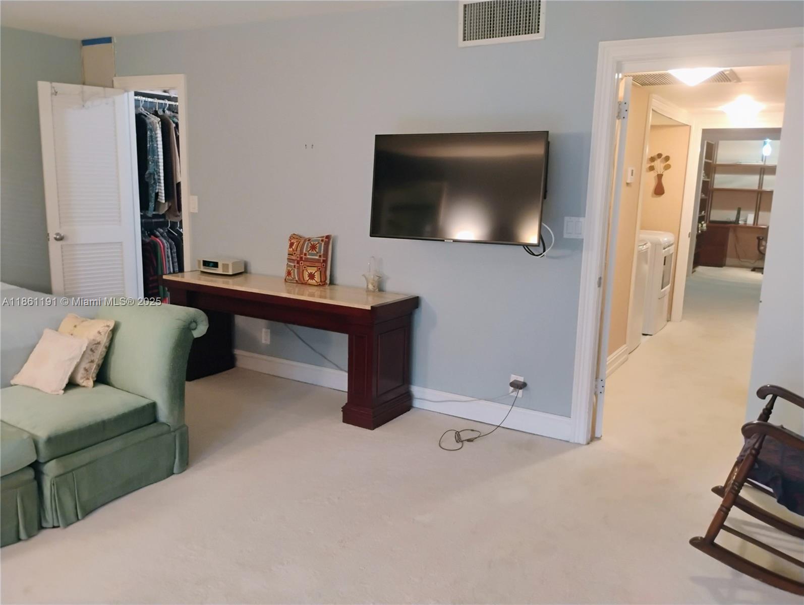 TOWNHOUSES OF VENETIAN PA - Residential