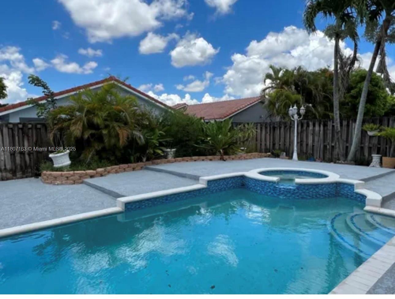 FOREST LAKES ESTATES SEC - Residential
