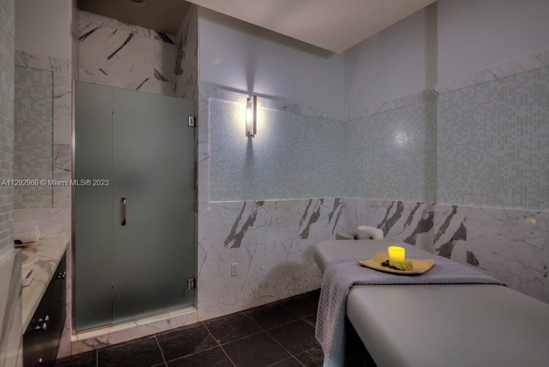 THE RESIDENCES AT THE BAT - Residential