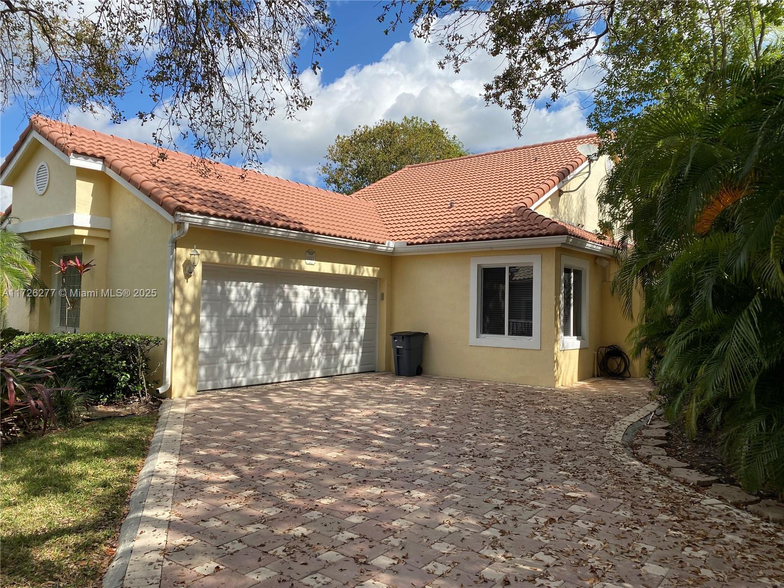 10017 Nw 4th St, Plantation, Miami-Dade County, Florida - 3 Bedrooms  
2 Bathrooms - 