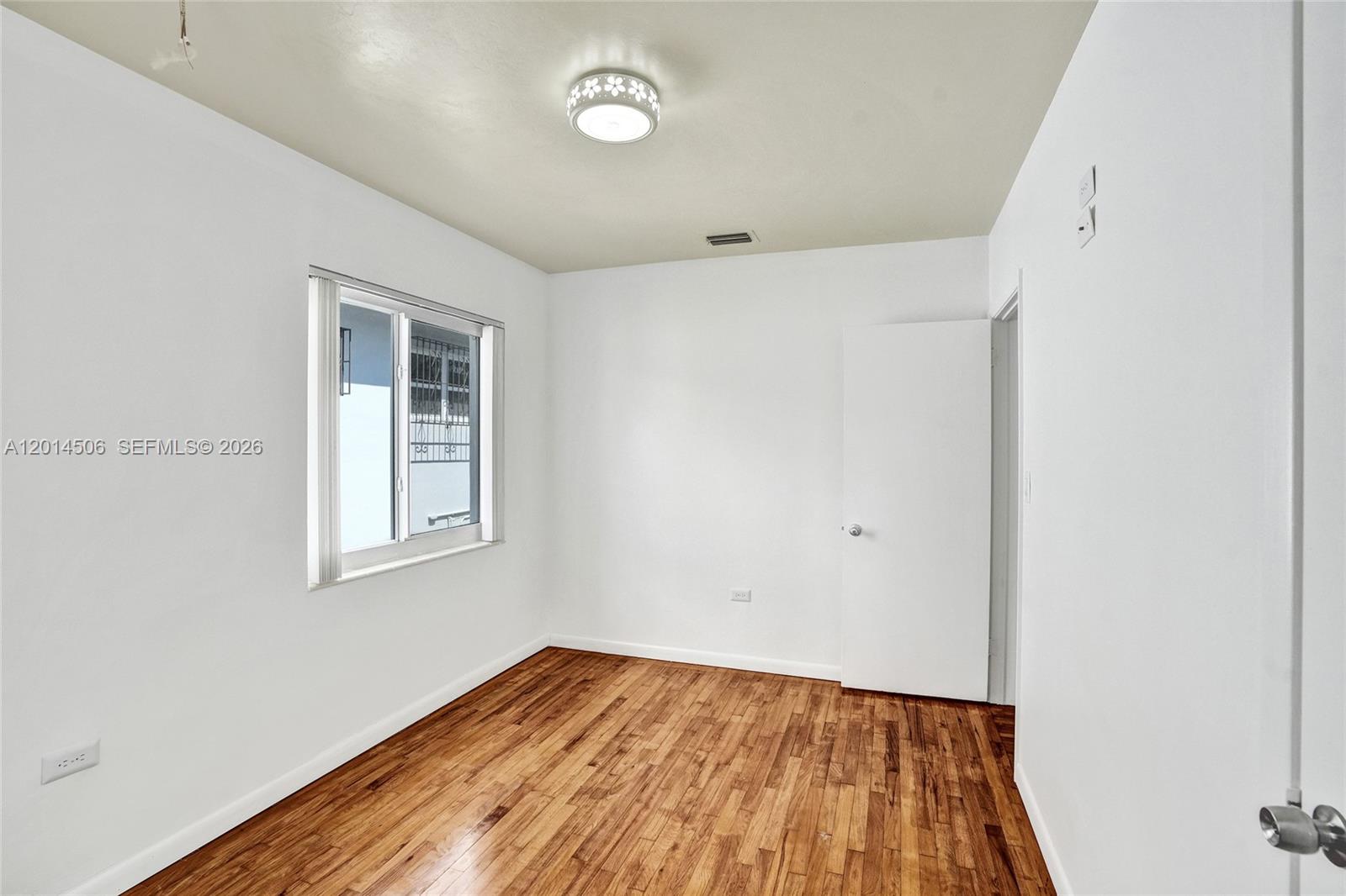 GRAPELAND - Residential Lease