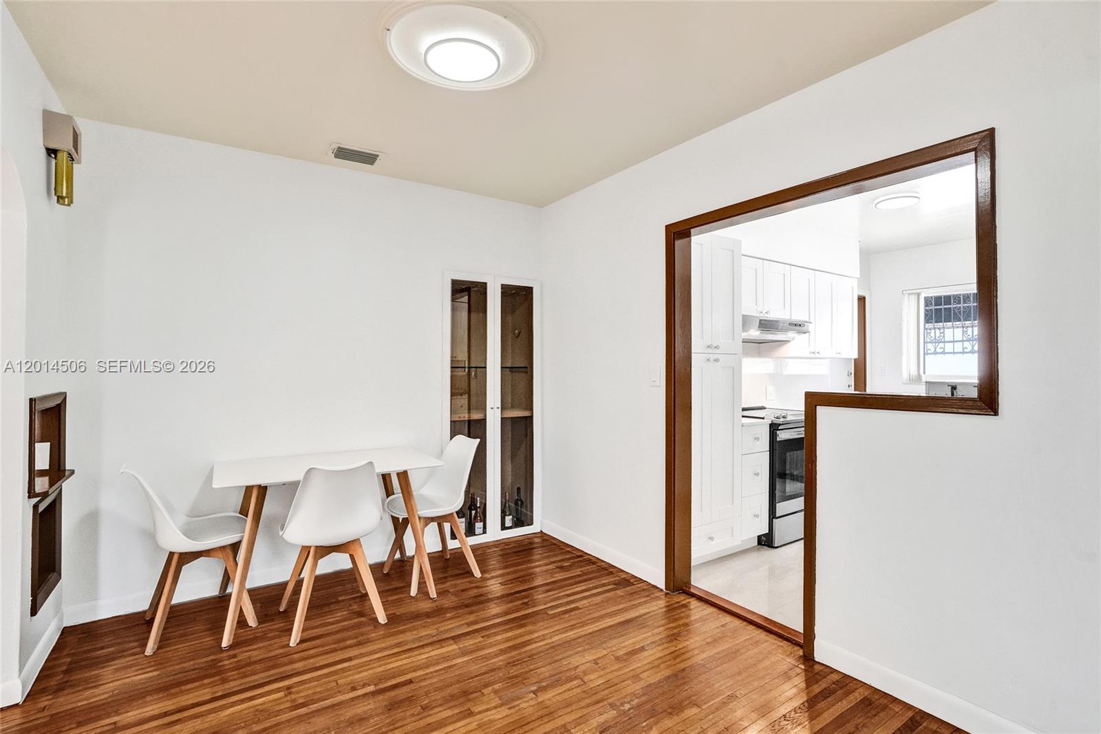 GRAPELAND - Residential Lease