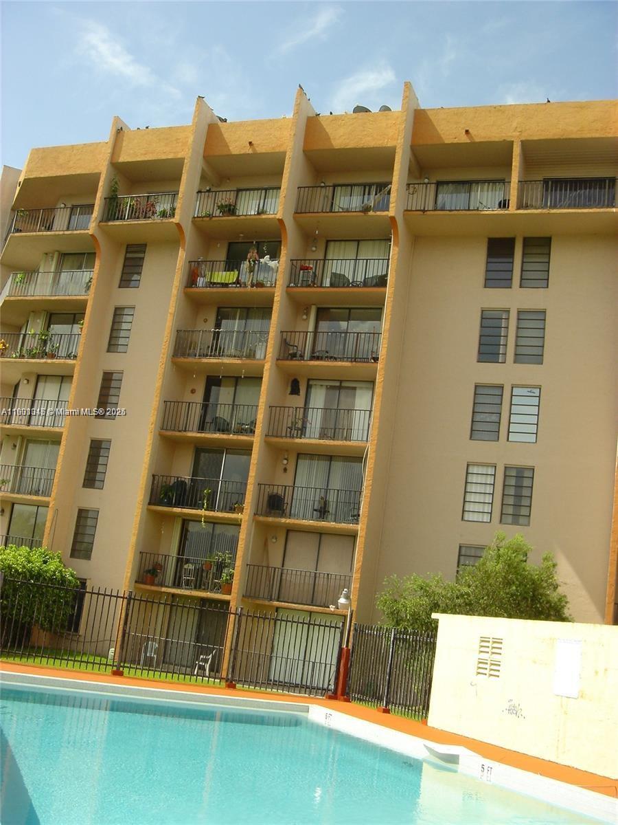 GOLFVIEW CL FONTAINBL PK - Residential Lease