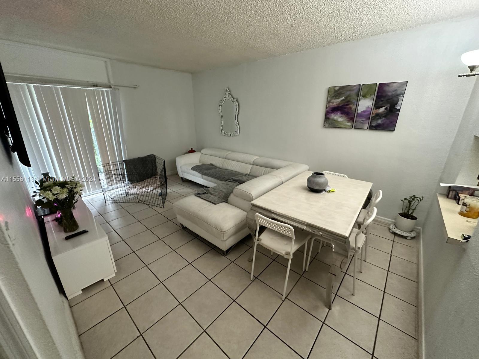 YOLANDA VILLAS CONDO - Residential