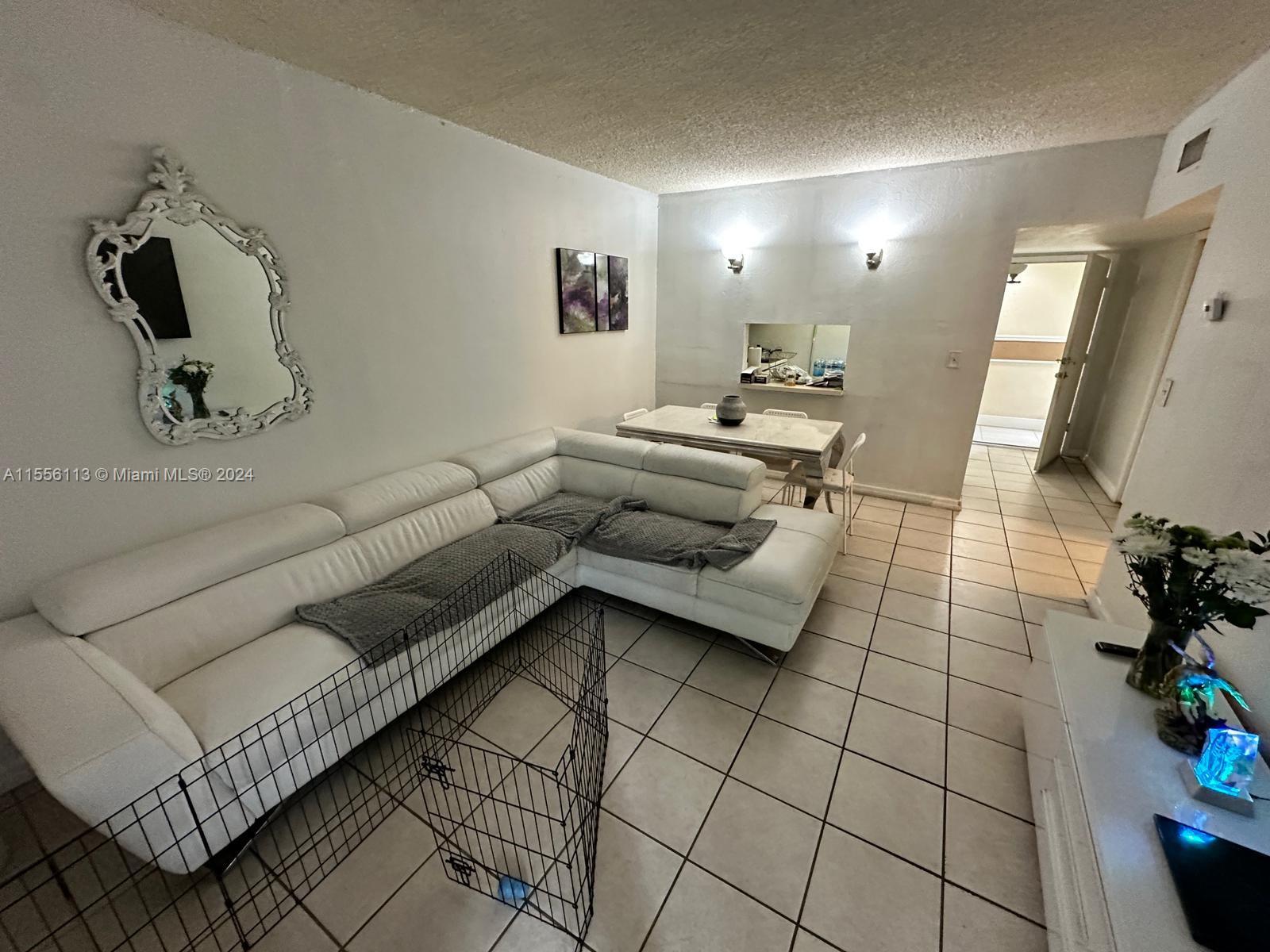 YOLANDA VILLAS CONDO - Residential