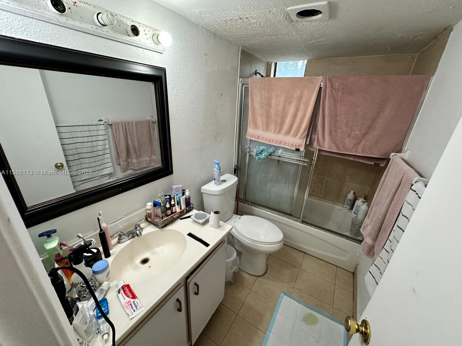 YOLANDA VILLAS CONDO - Residential