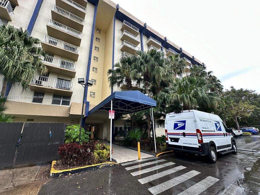 Great Investment Opportunity! 2 beds 1 bath Unit currently rented for $2075 with great tenant more that 8 years. The unit can be vacated by March 1 if desired by Buyer.  Super comfortable unit, First floor unit  with patio, Send all offers!