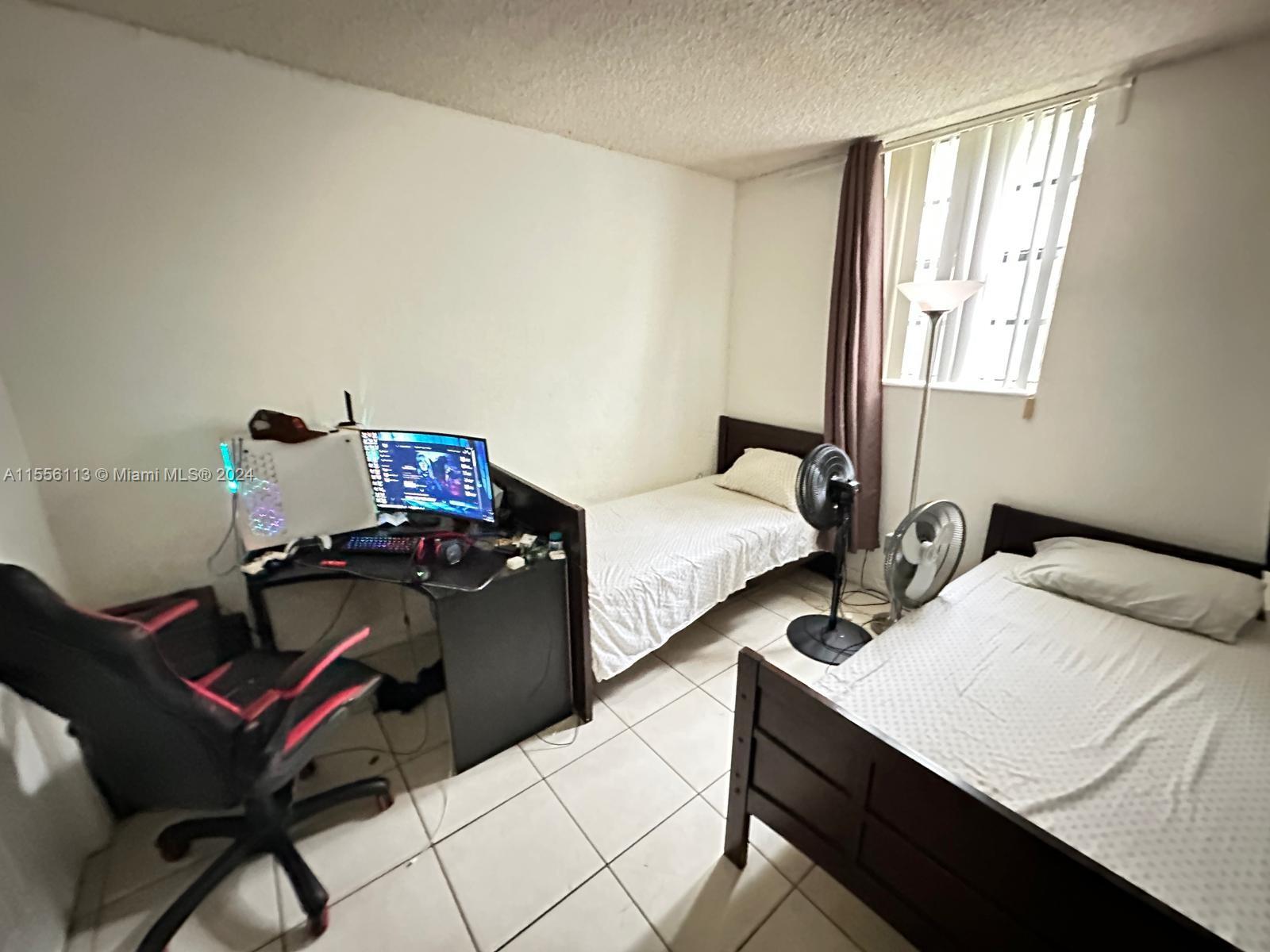 YOLANDA VILLAS CONDO - Residential