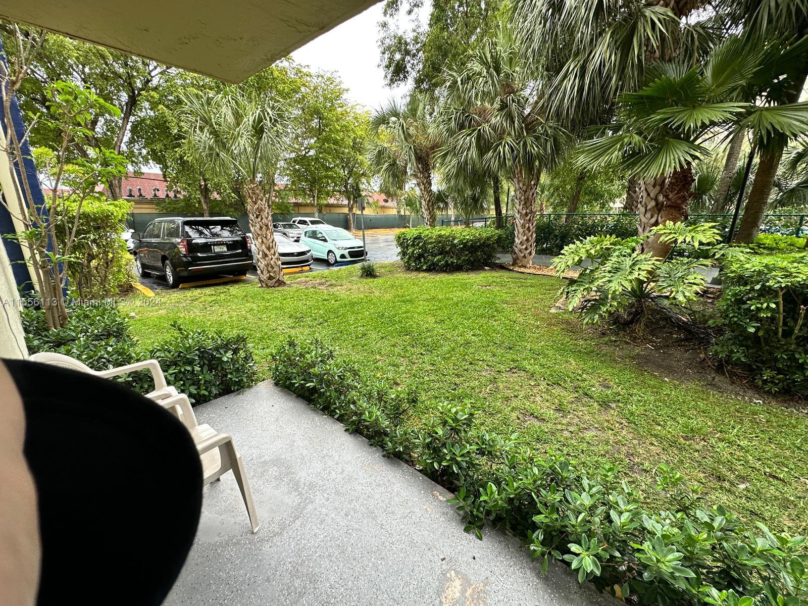 YOLANDA VILLAS CONDO - Residential