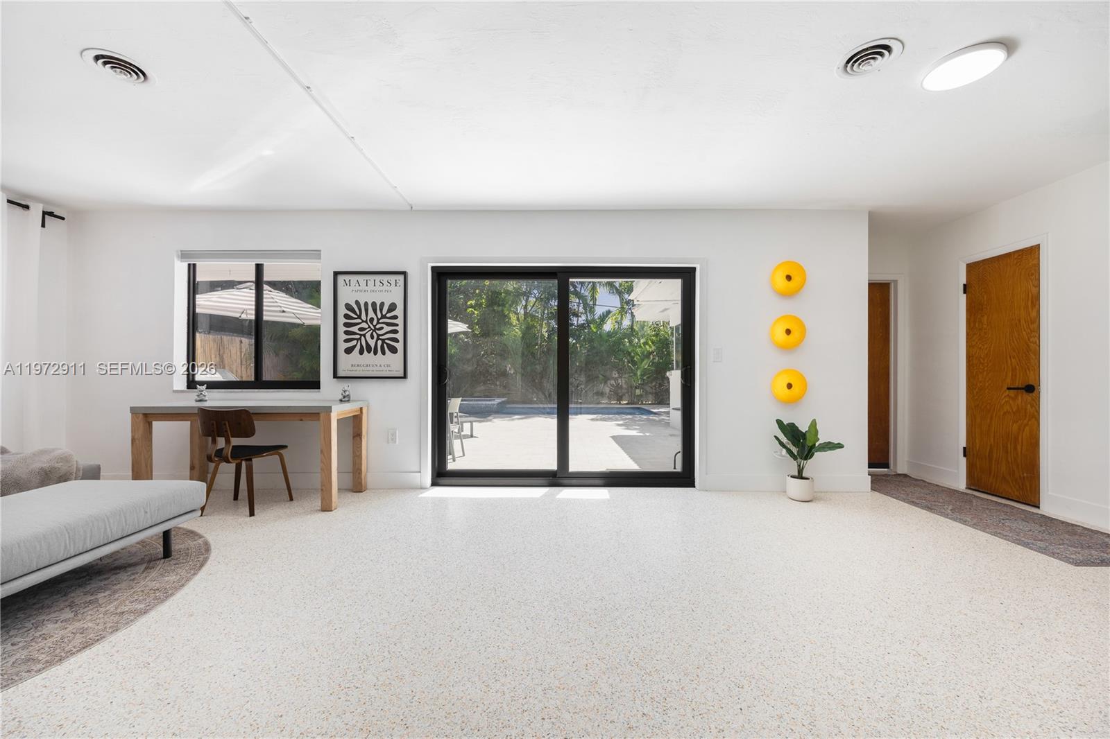 SOUTH SHENANDOAH - Residential Lease