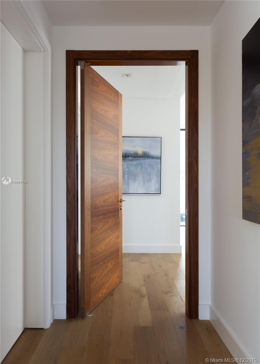 BAY HARBOR ISLAND - Residential