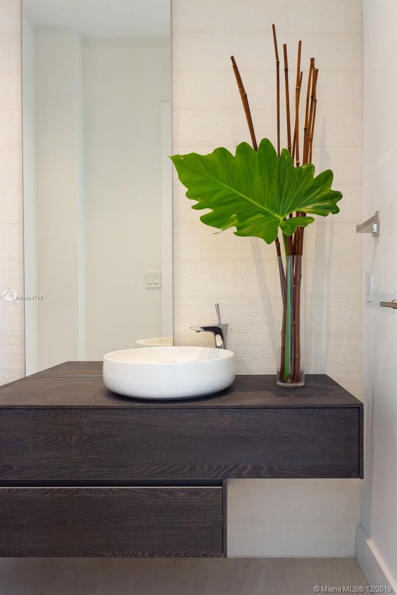 BAY HARBOR ISLAND - Residential