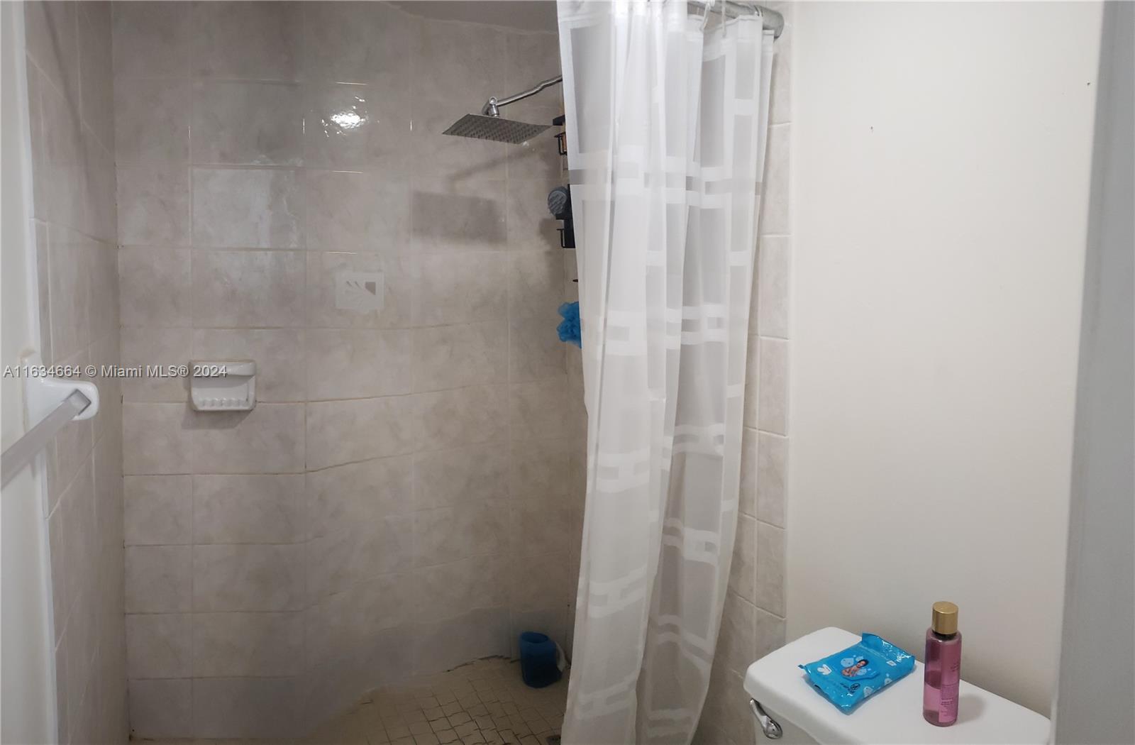 SEGOVIA CONDO - Residential