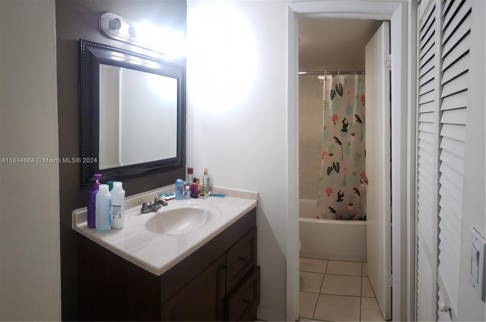 SEGOVIA CONDO - Residential