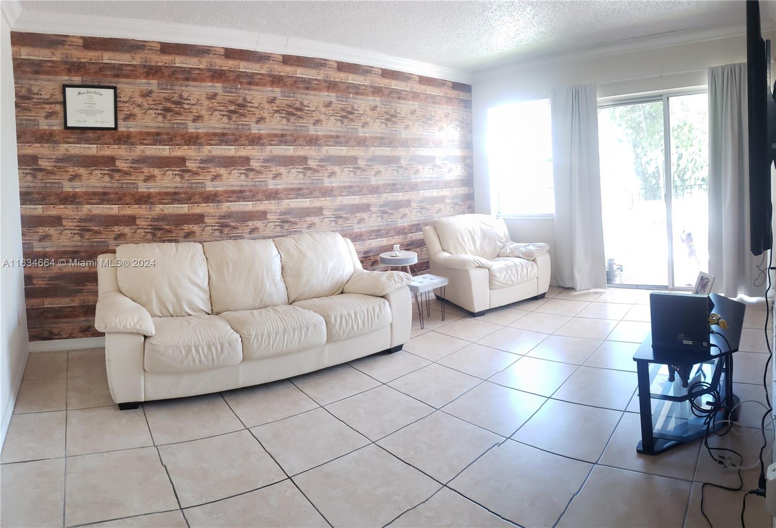 SEGOVIA CONDO - Residential