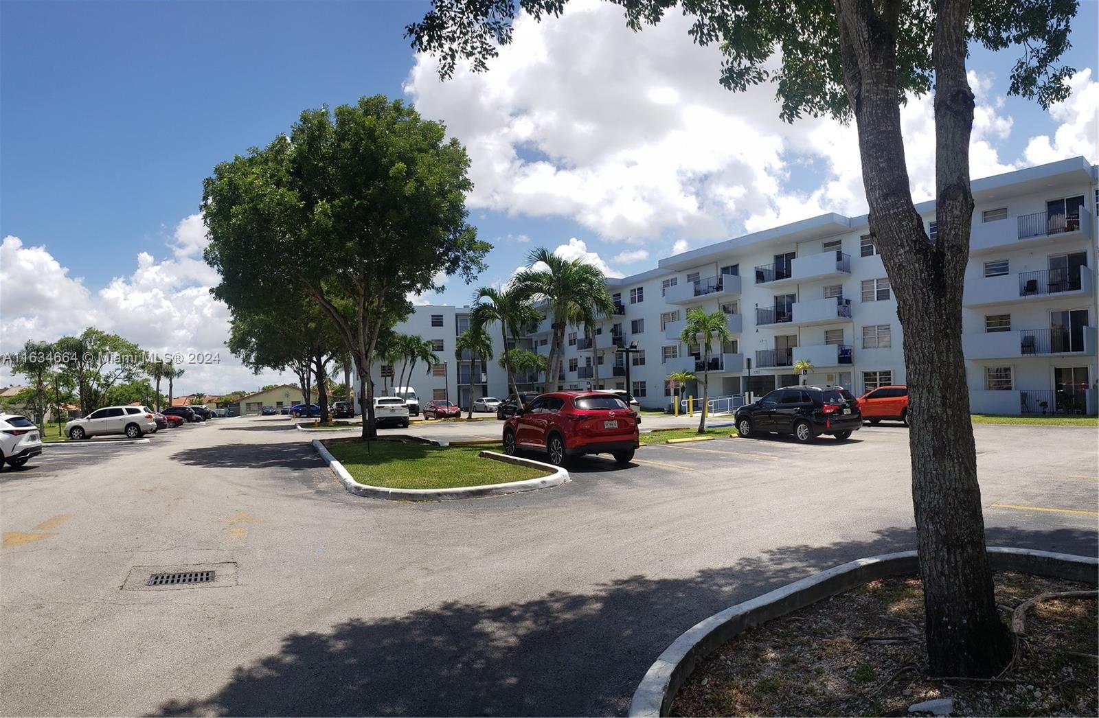 SEGOVIA CONDO - Residential