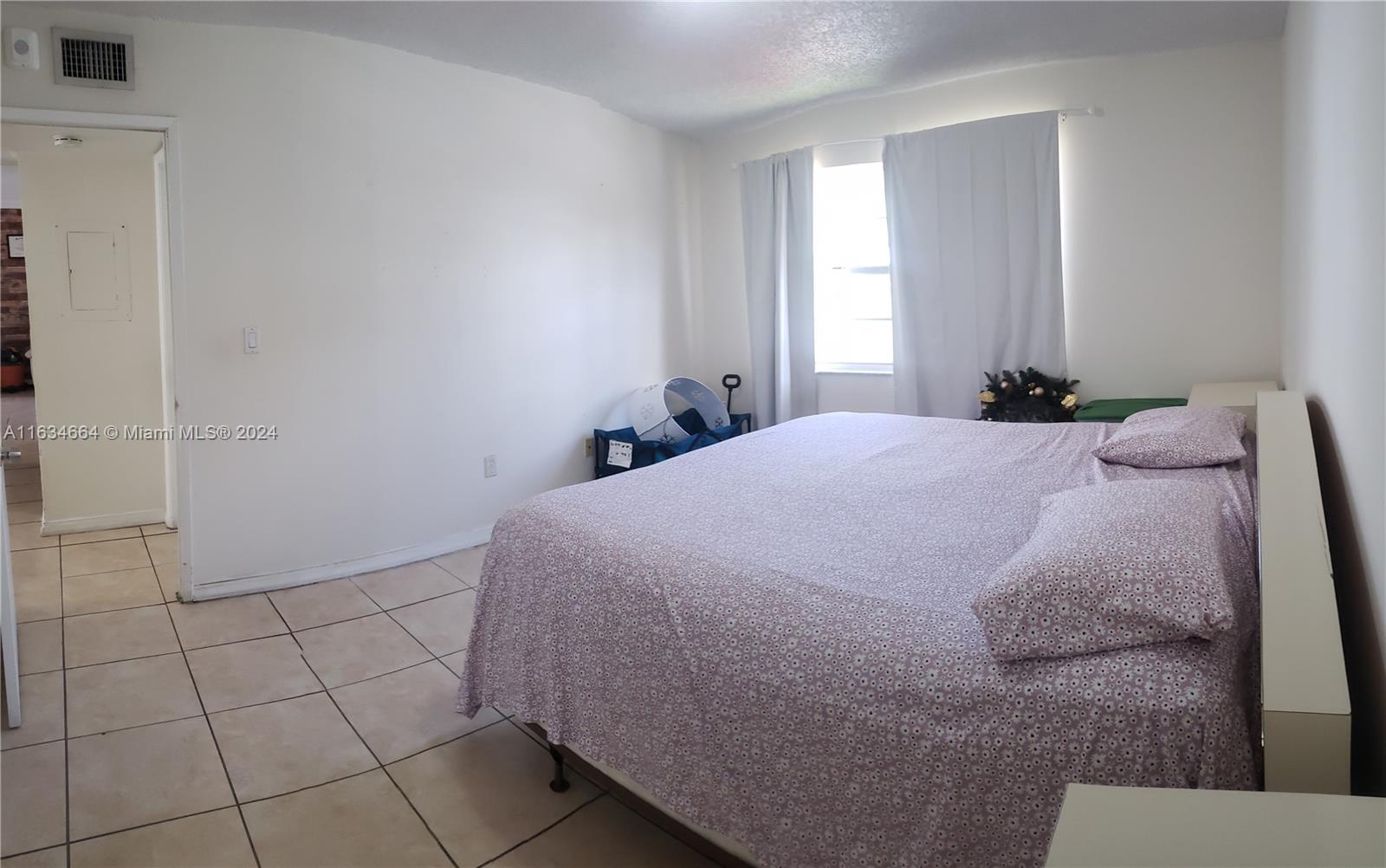SEGOVIA CONDO - Residential