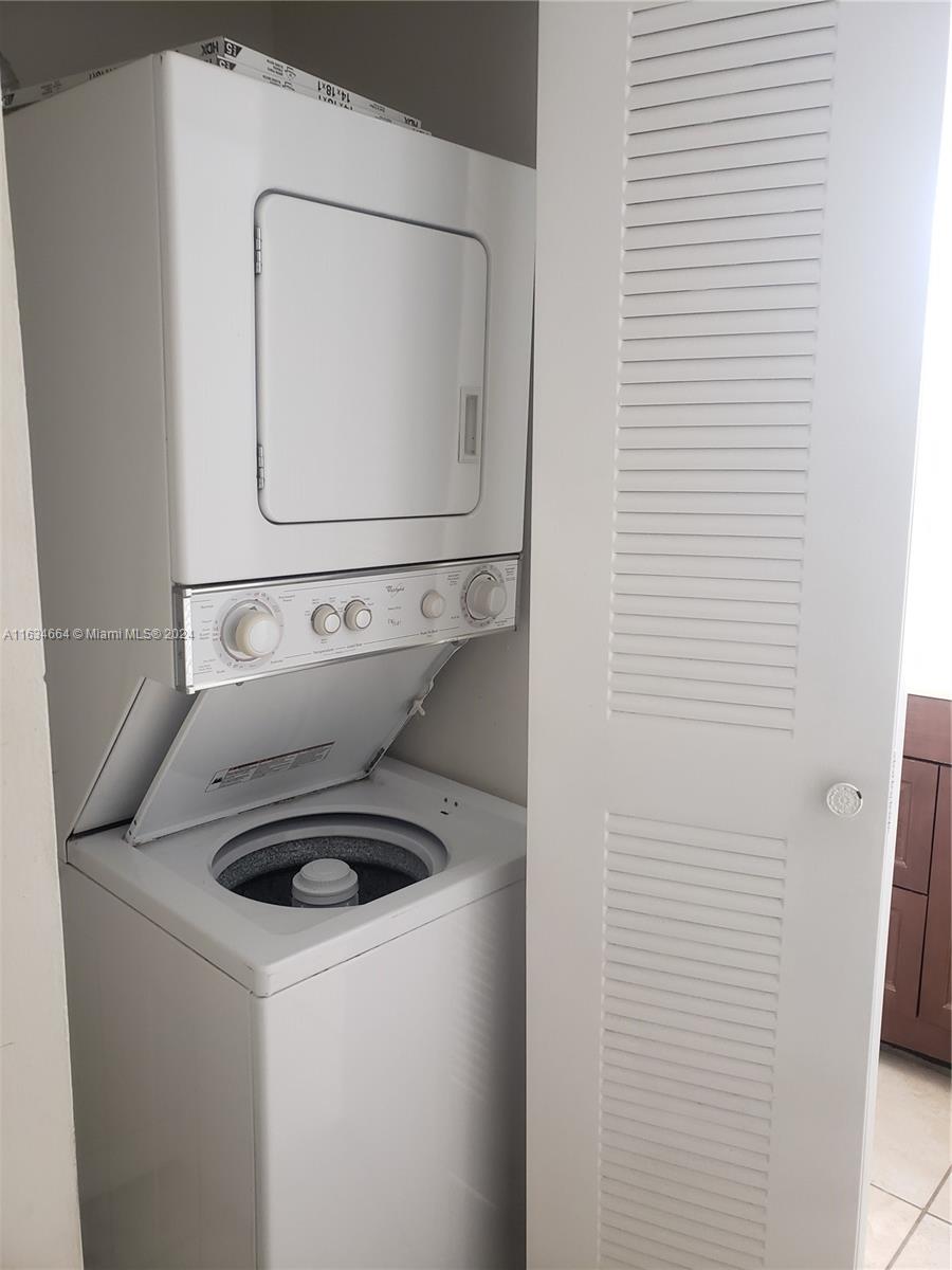 SEGOVIA CONDO - Residential