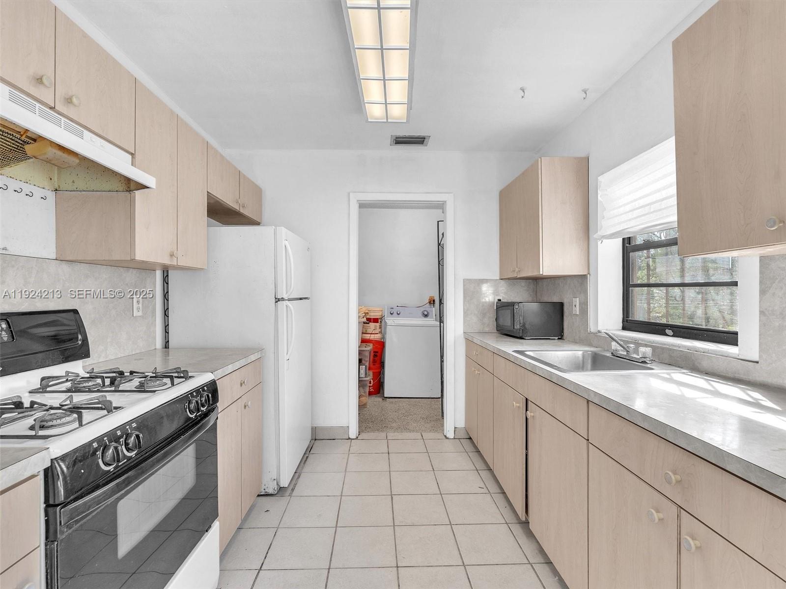 CAROL CITY 2ND ADDN - Residential