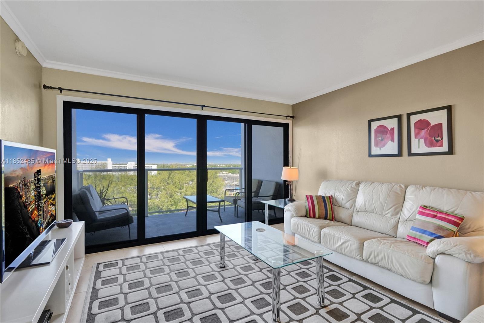 1401 N Riverside Dr 1005