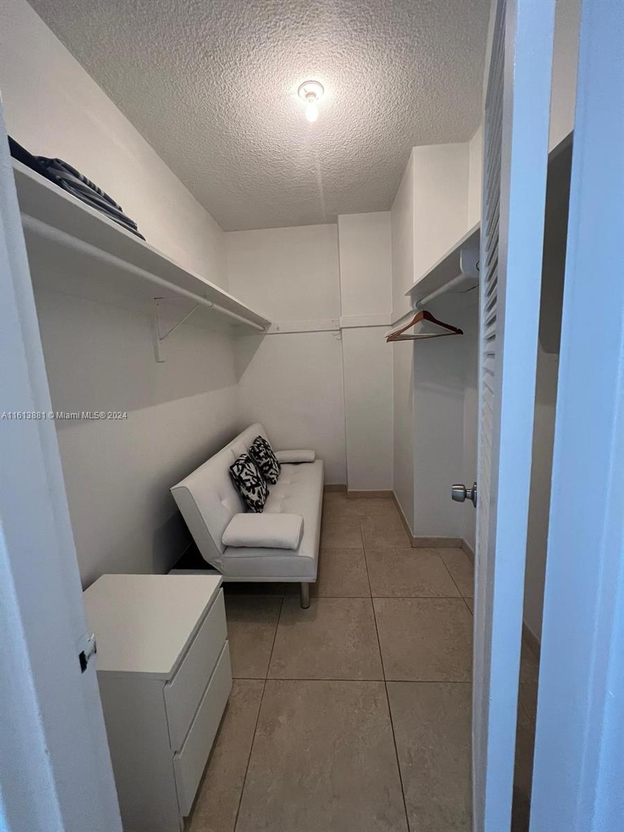 ALEXANDER TOWERS CONDO - Residential