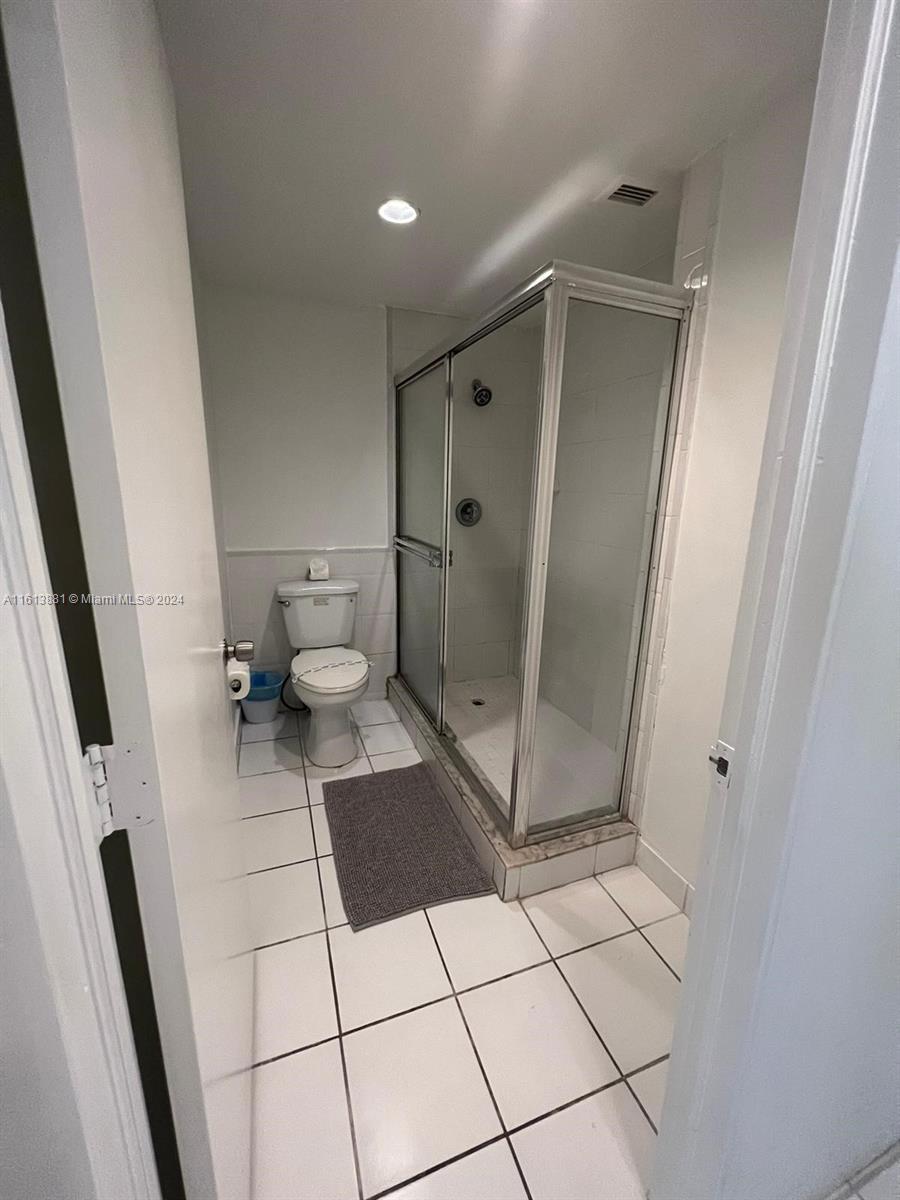 ALEXANDER TOWERS CONDO - Residential