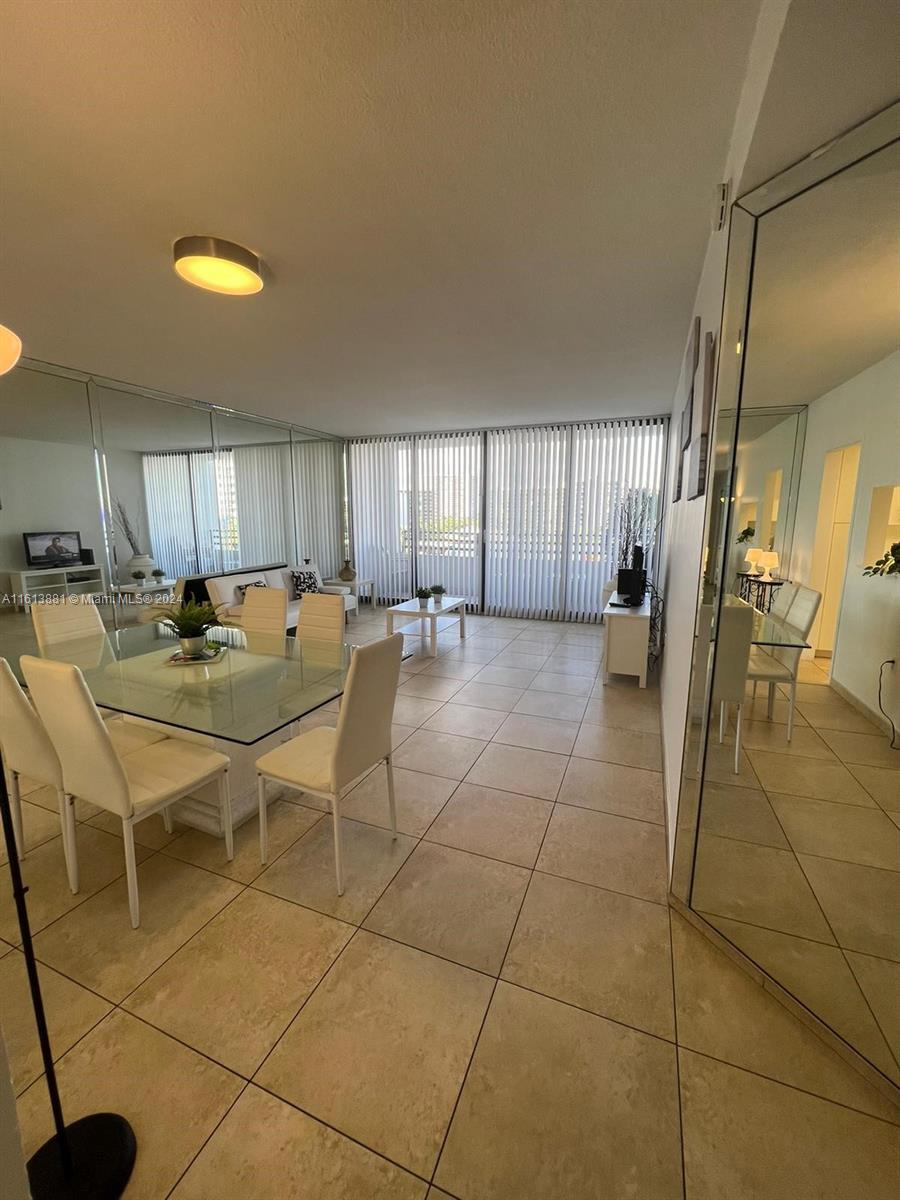 ALEXANDER TOWERS CONDO - Residential