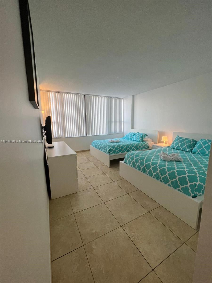 ALEXANDER TOWERS CONDO - Residential