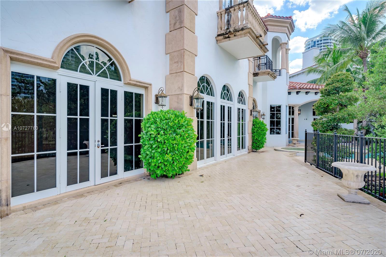 ISLAND ESTATES - Residential