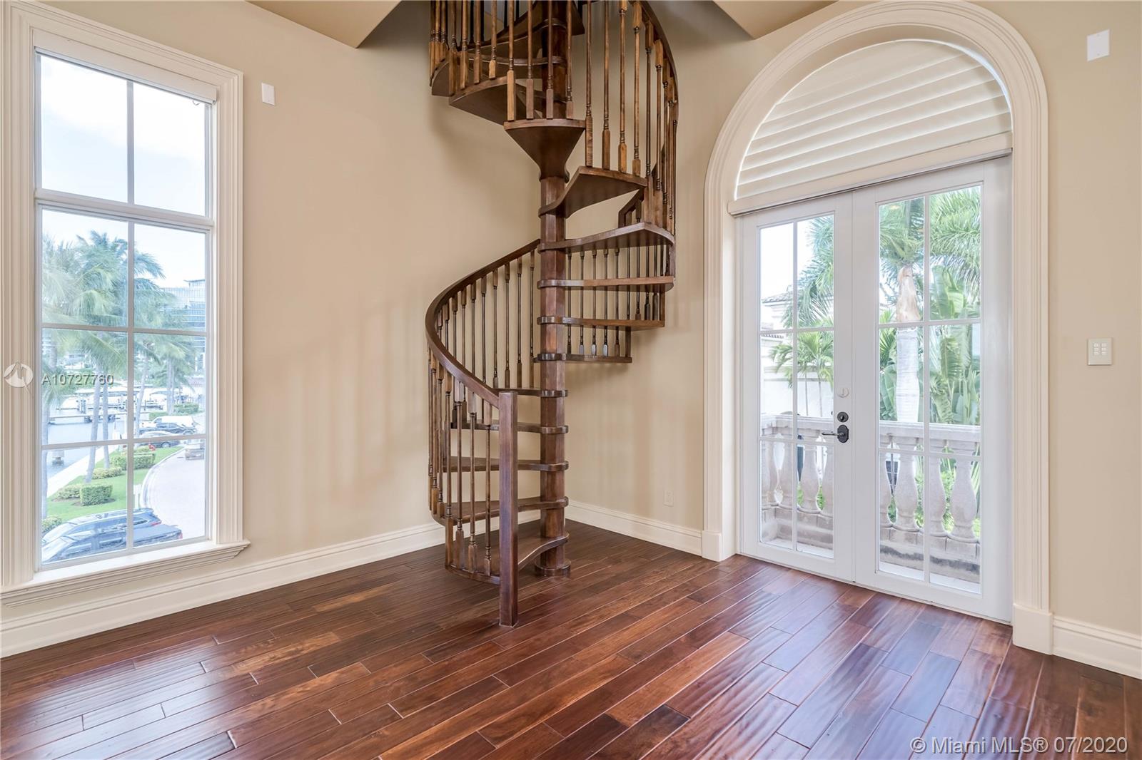 ISLAND ESTATES - Residential