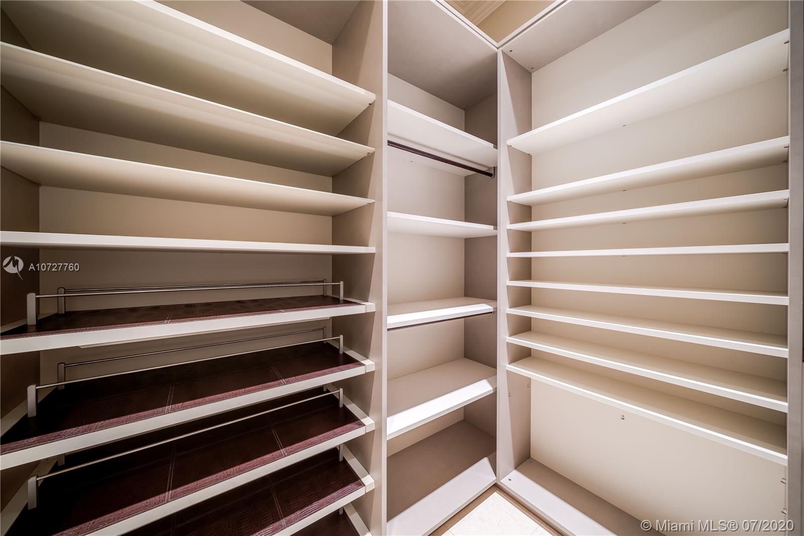 ISLAND ESTATES - Residential