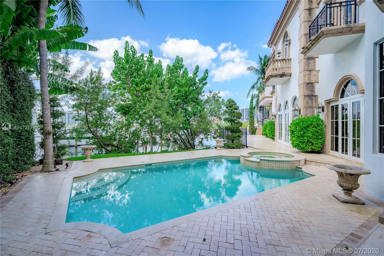 ISLAND ESTATES - Residential