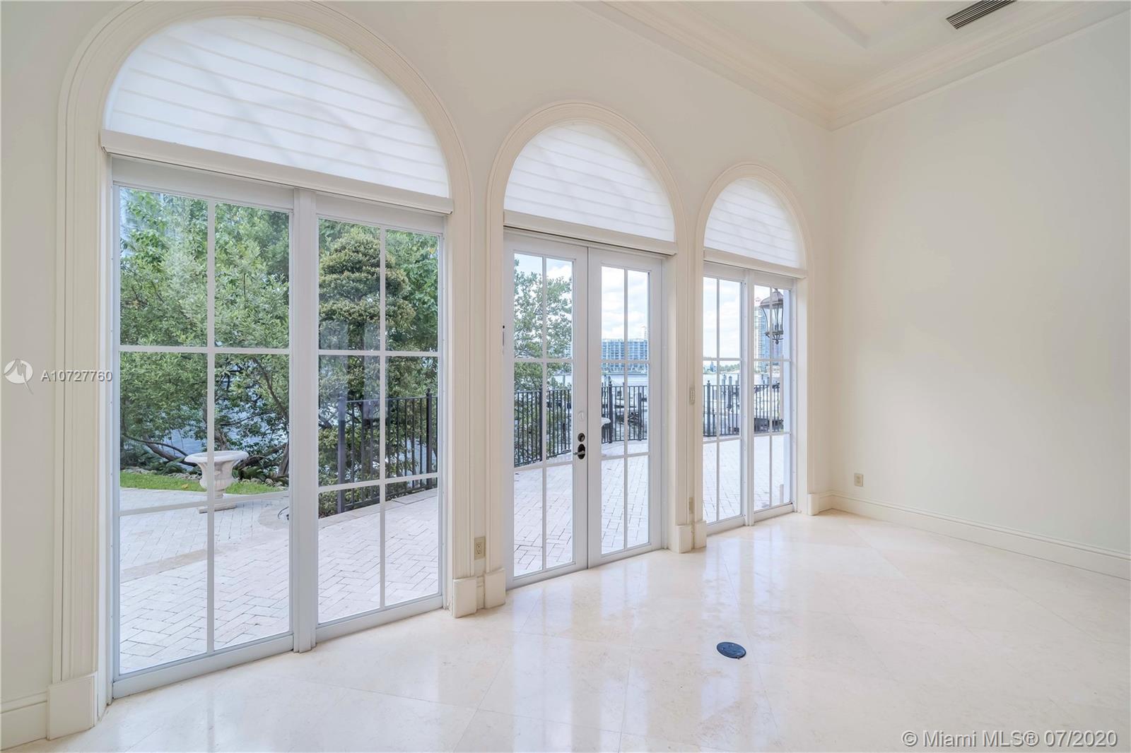 ISLAND ESTATES - Residential