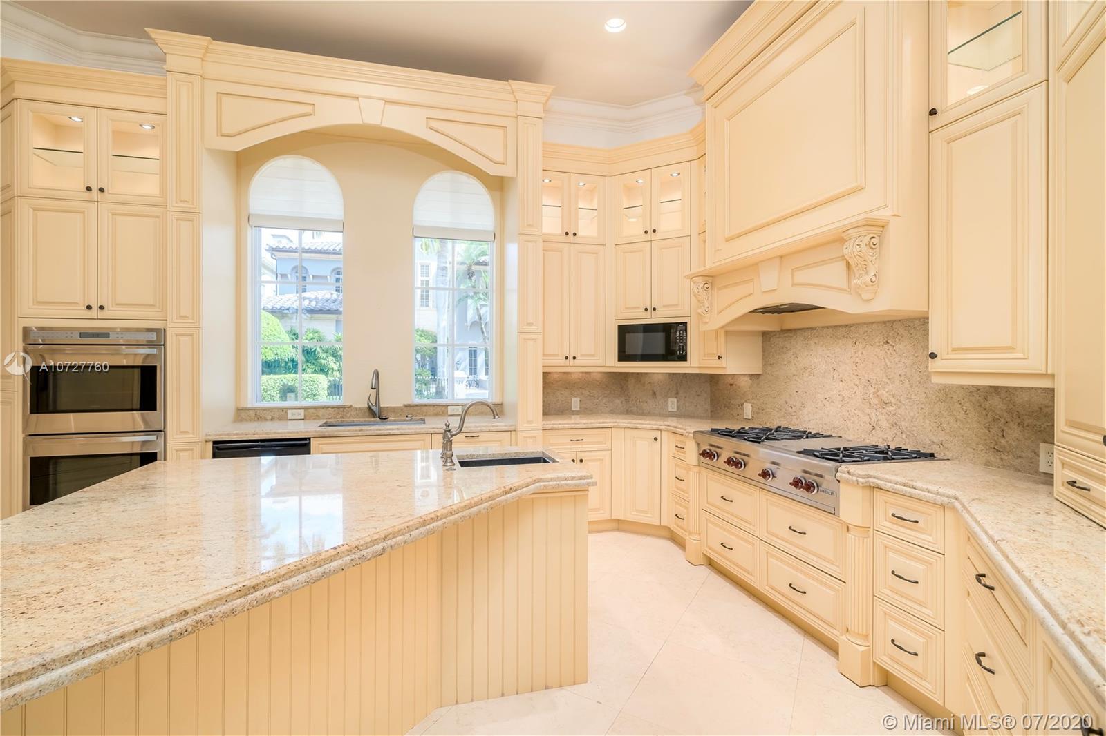 ISLAND ESTATES - Residential