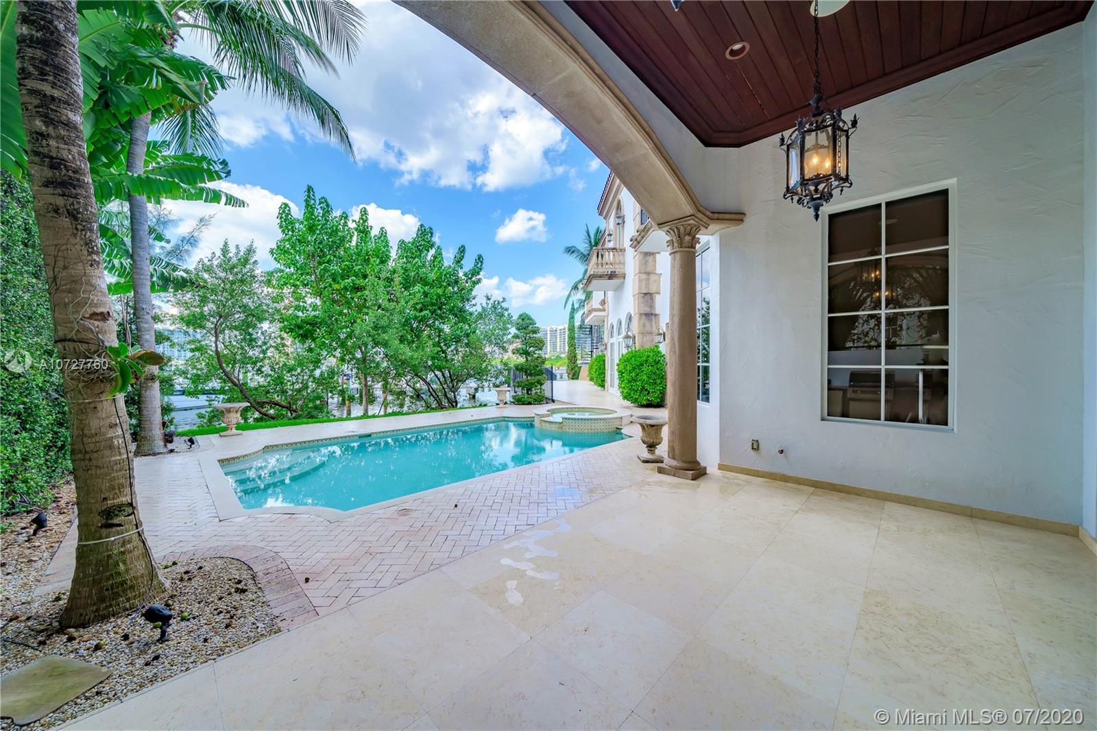 ISLAND ESTATES - Residential