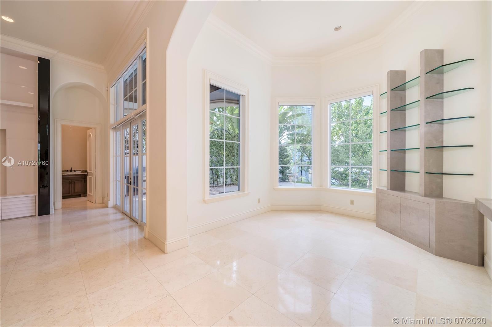 ISLAND ESTATES - Residential