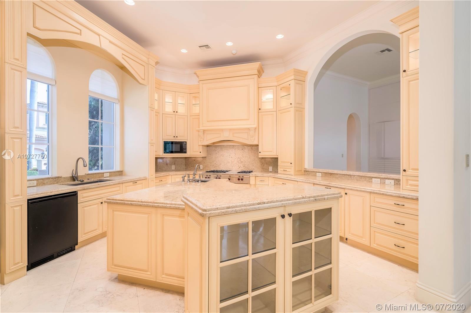 ISLAND ESTATES - Residential