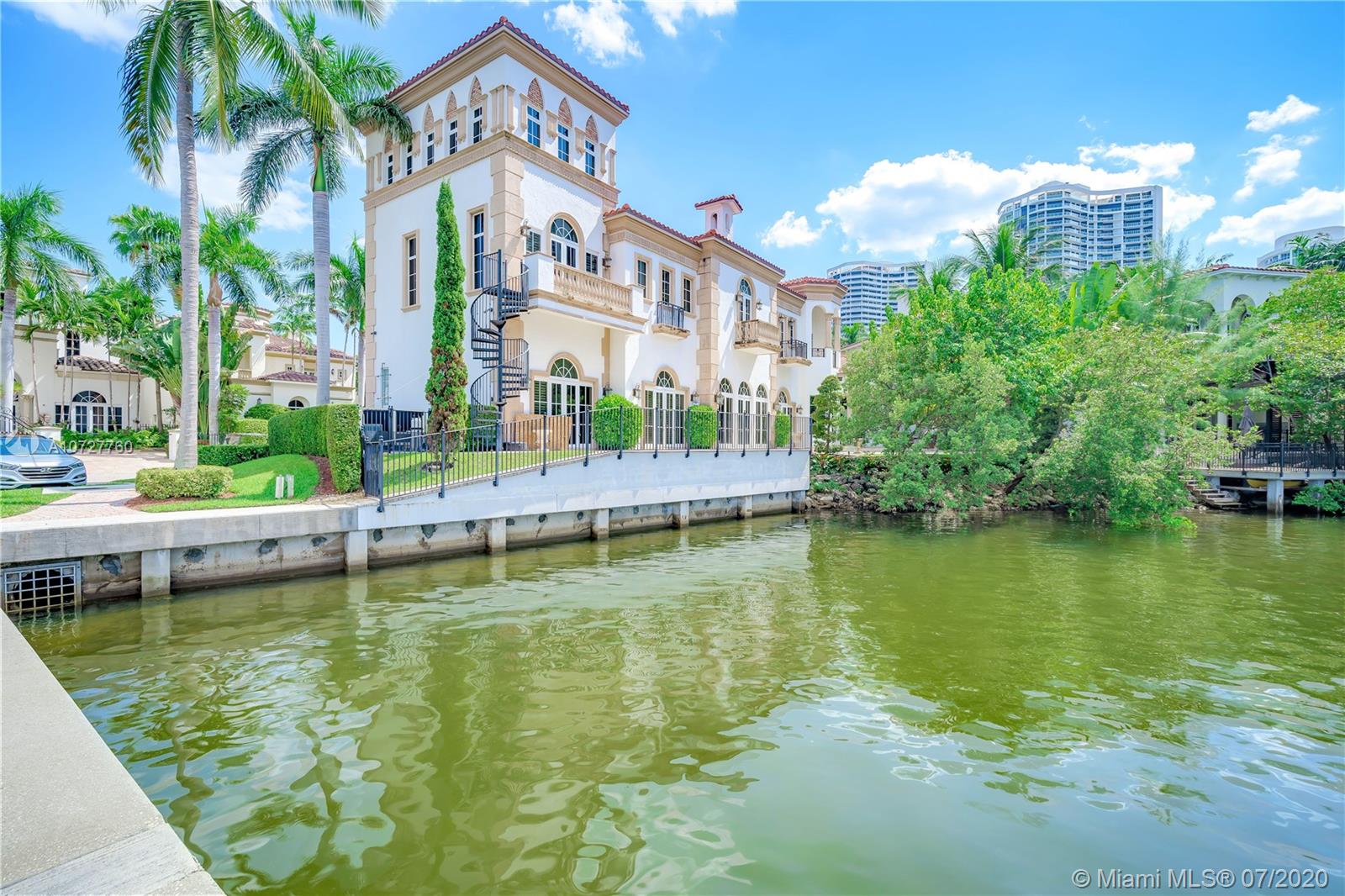 ISLAND ESTATES - Residential