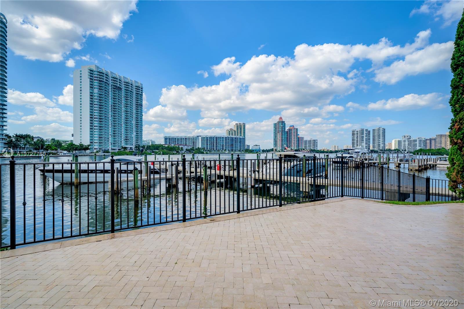 ISLAND ESTATES - Residential