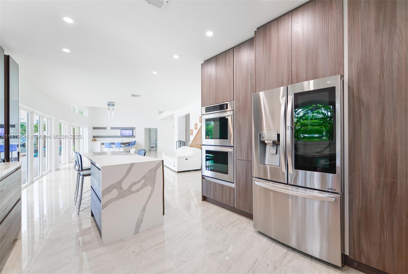 GOLDEN BEACH SEC E - Residential