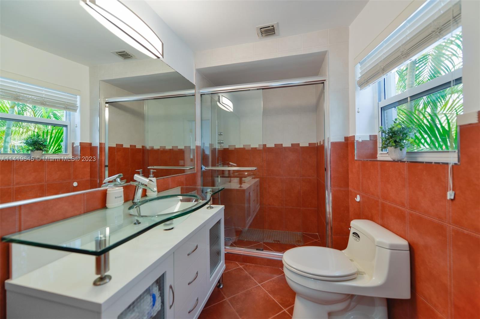 GOLDEN BEACH SEC E - Residential