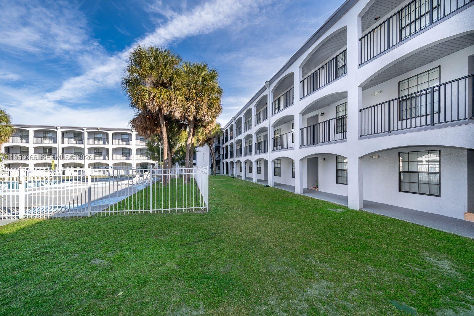 PALM SQUARE AT BELLE ISLE - Residential