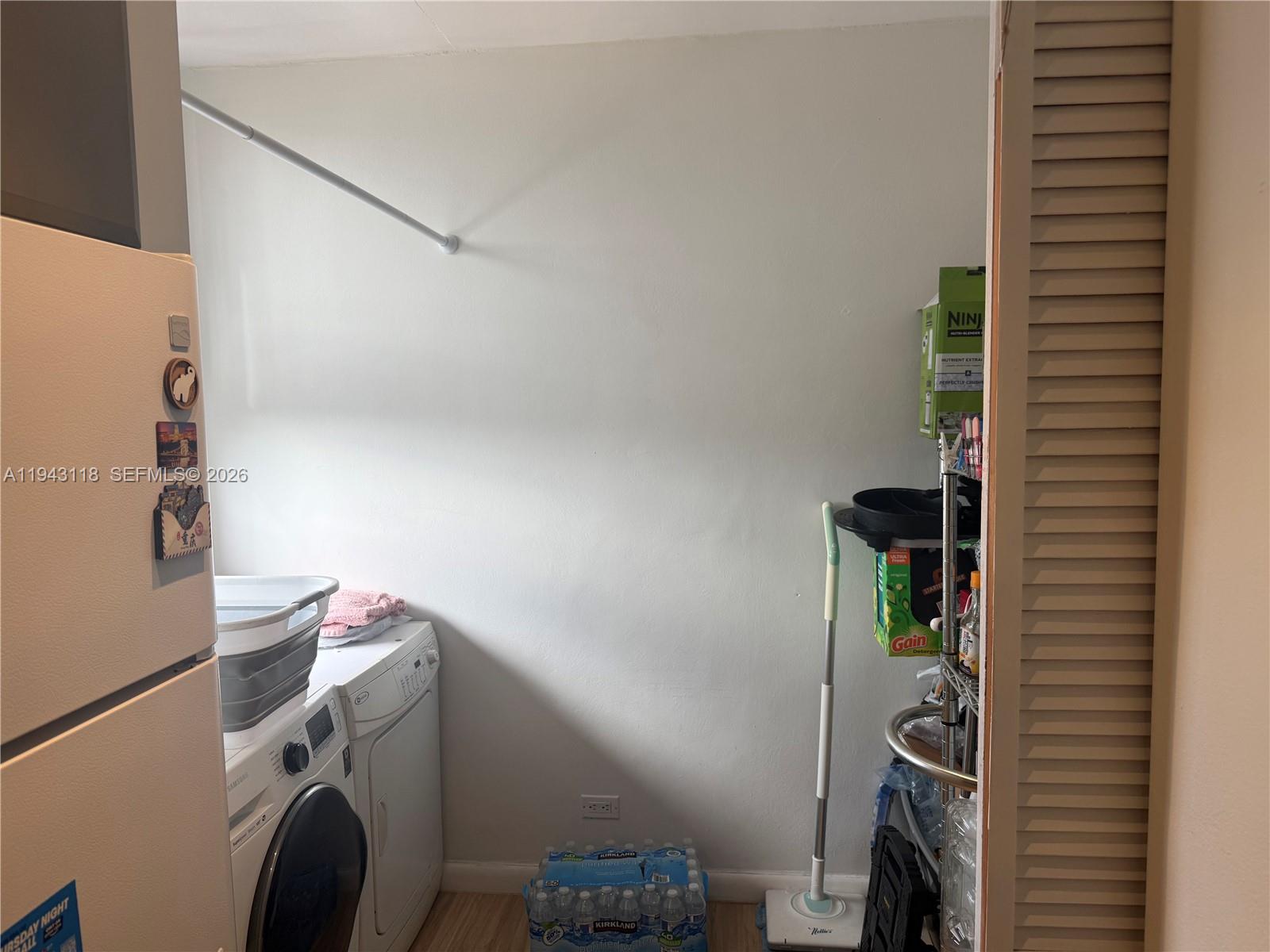 EASTERN SHORES WHITE HOUS - Residential