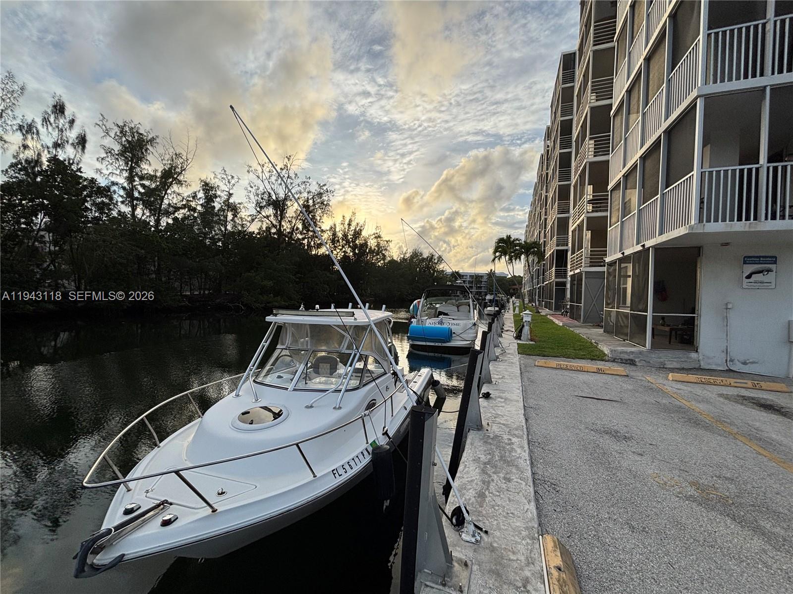 EASTERN SHORES WHITE HOUS - Residential